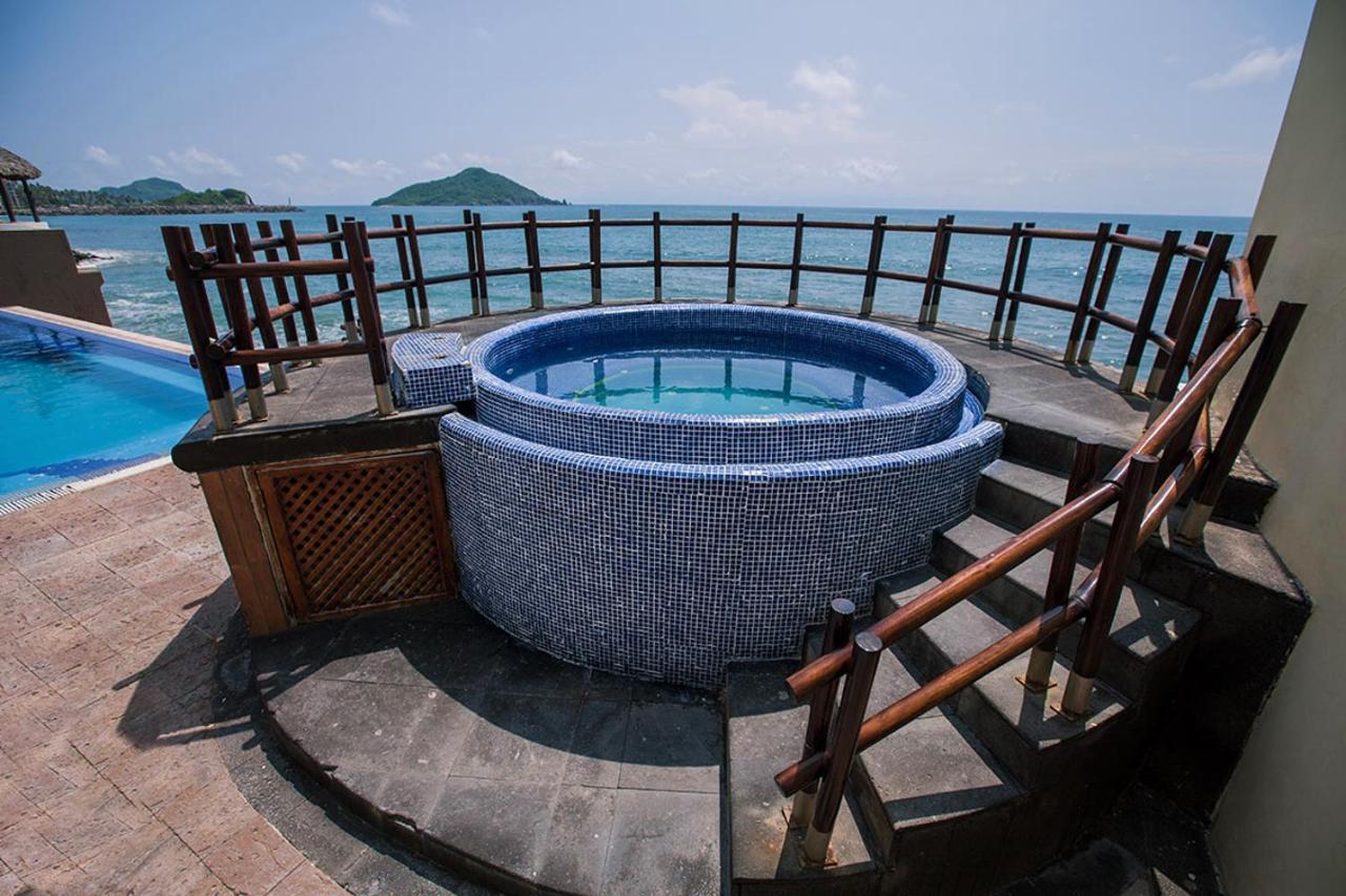 Zafiro Beach Boutique Resort Mazatlan Exterior photo