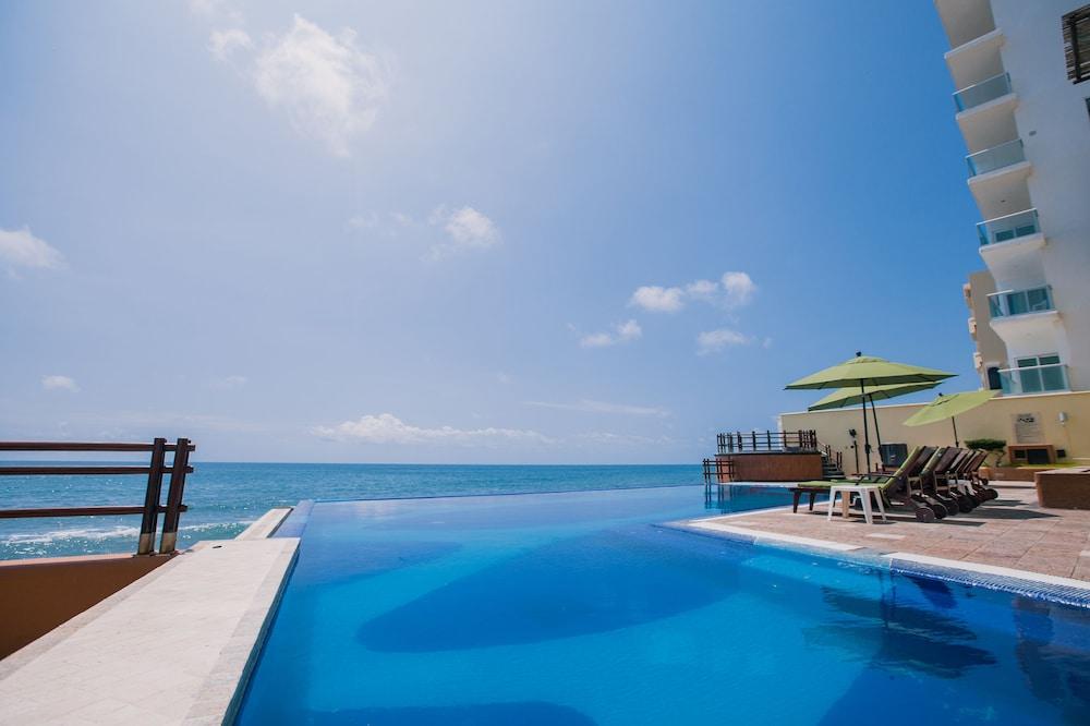 Zafiro Beach Boutique Resort Mazatlan Exterior photo