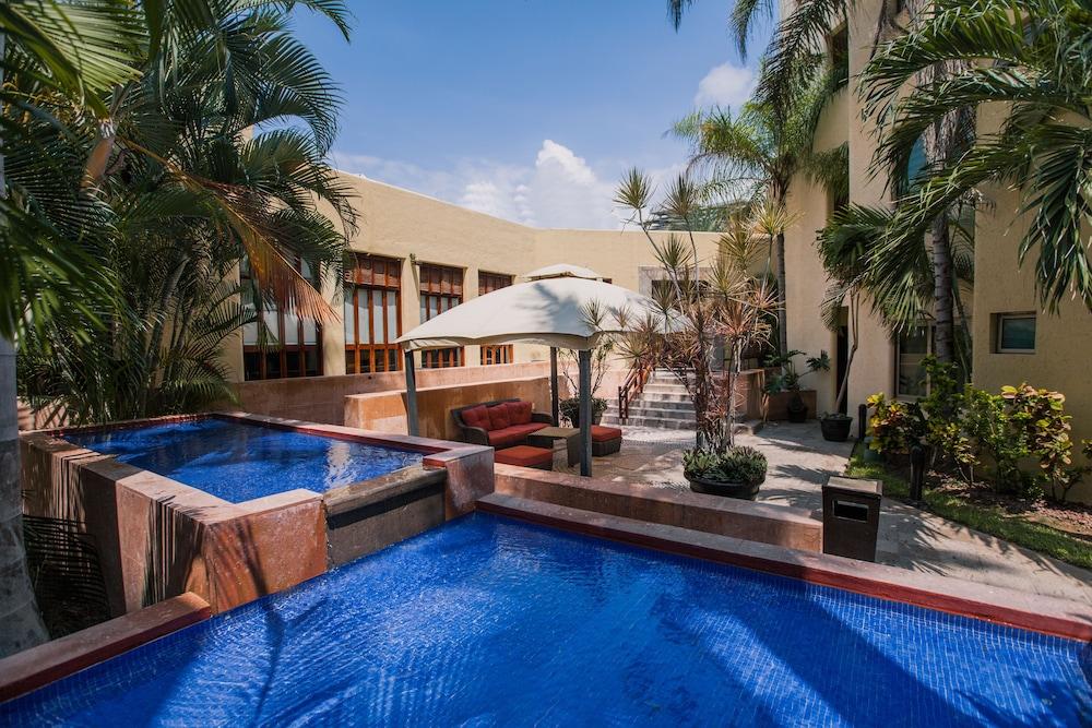 Zafiro Beach Boutique Resort Mazatlan Exterior photo