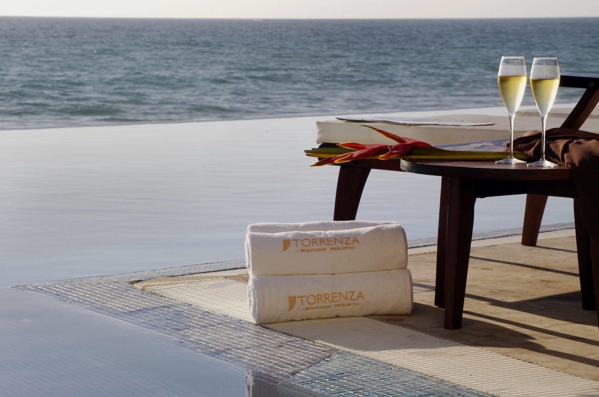 Zafiro Beach Boutique Resort Mazatlan Exterior photo